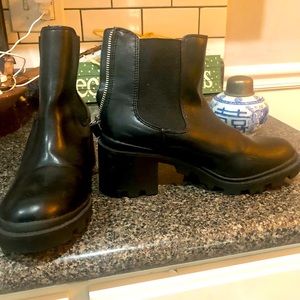 Dolce Vita size 7 women’s boots.  Nearly new. Worn only twice.